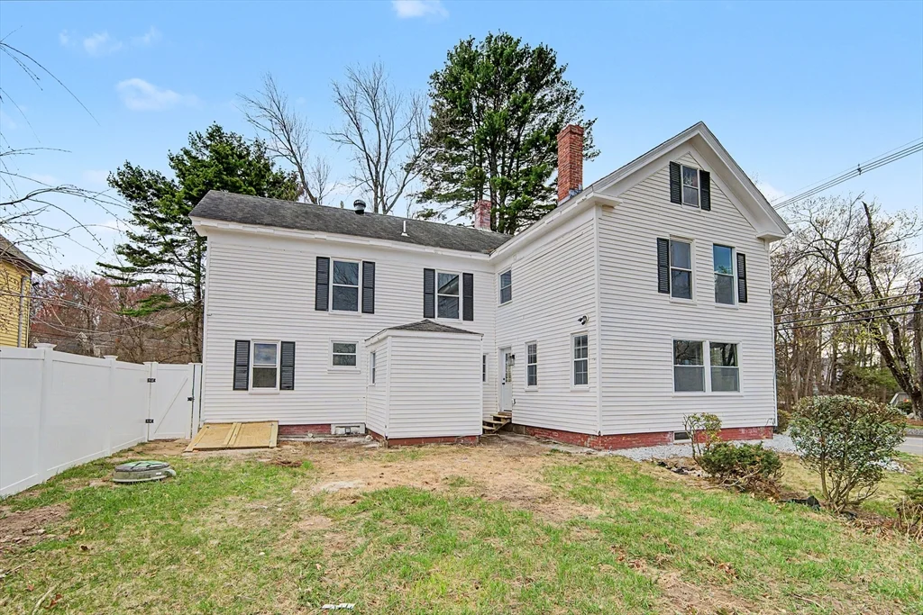 122 Chapin Rd, Hudson