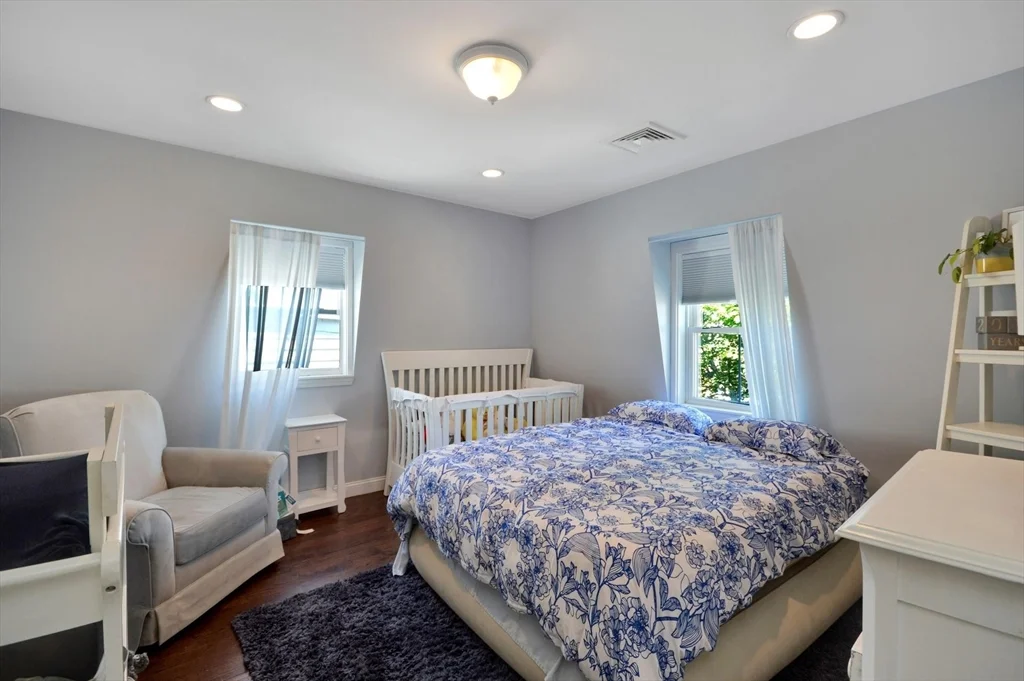 9 Atlantic St, South Boston