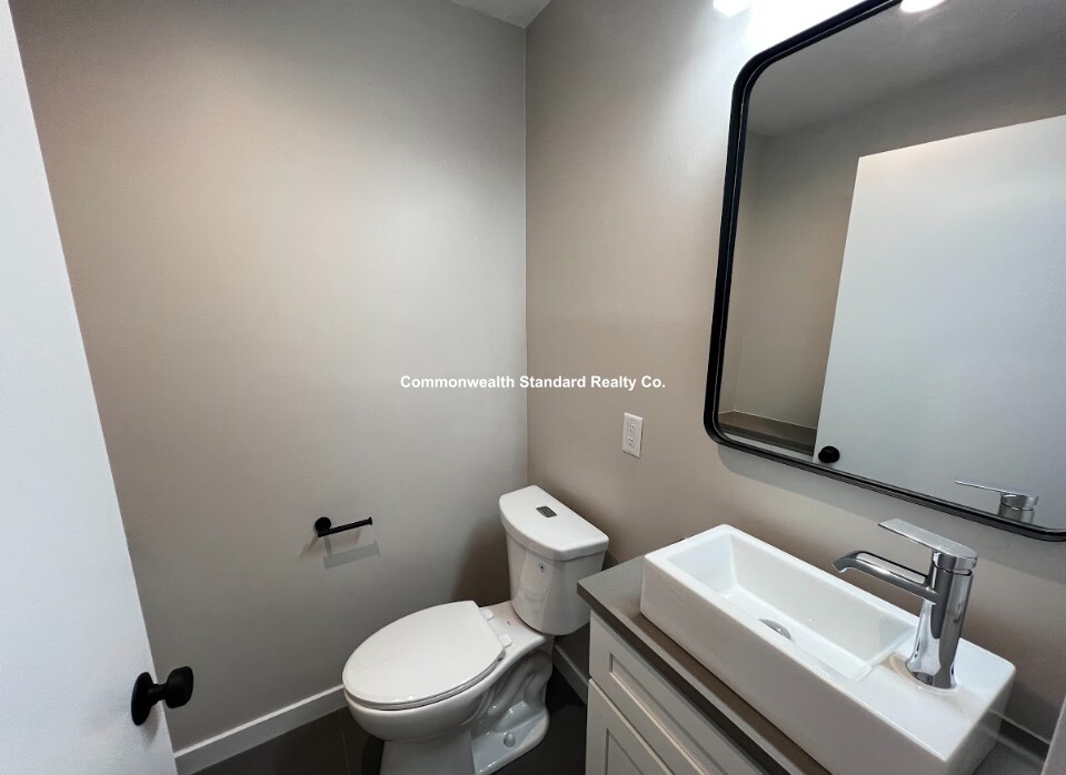 1661-1663 Washington St, South End