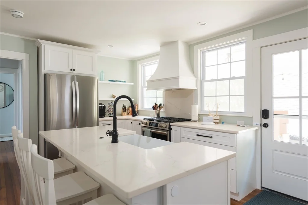 16 Jefferson Shores Rd, Cohasset Narrows