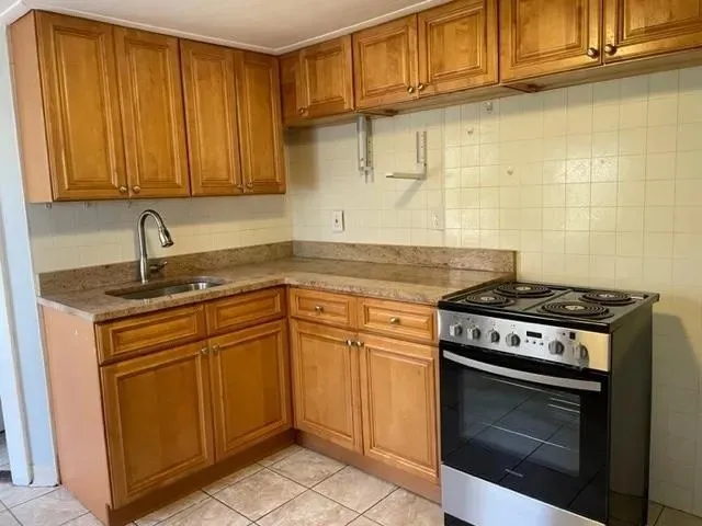 2 Brookside Ave, Worcester