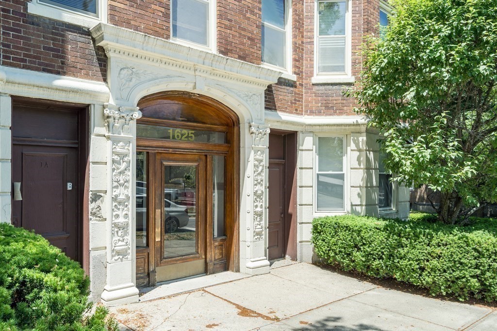 1625 Commonwealth Ave, Brighton