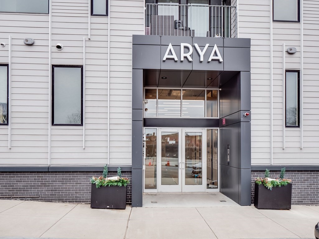 2 West 6th St, South Boston