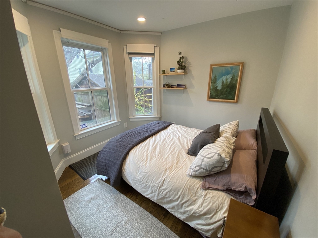 15 Oakdale St, Jamaica Plain