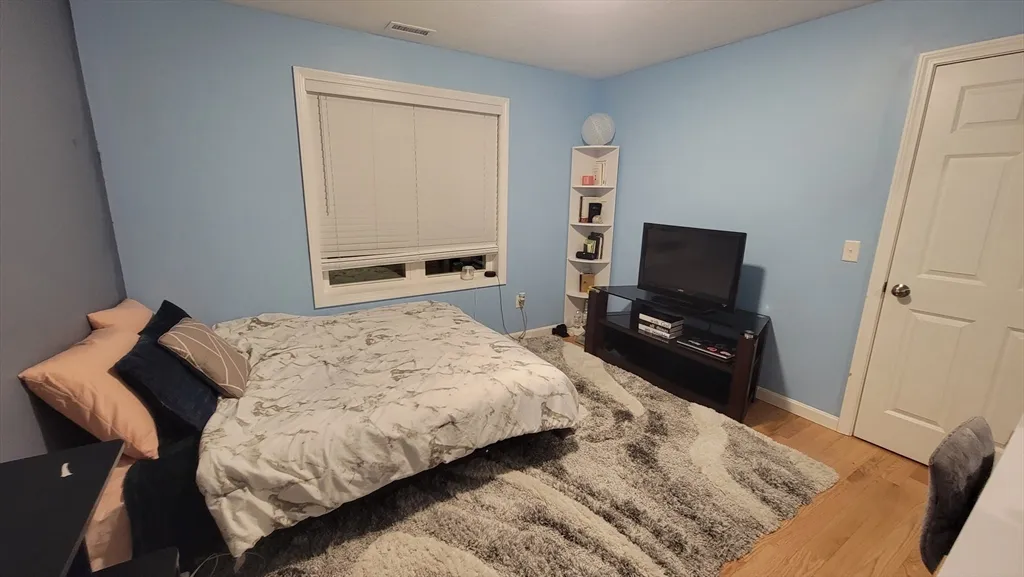 129 Quinapoxet St, Holden