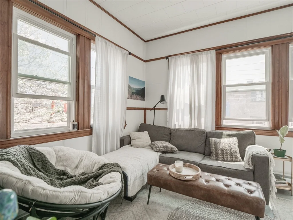 3 Monmouth St, Spring Hill