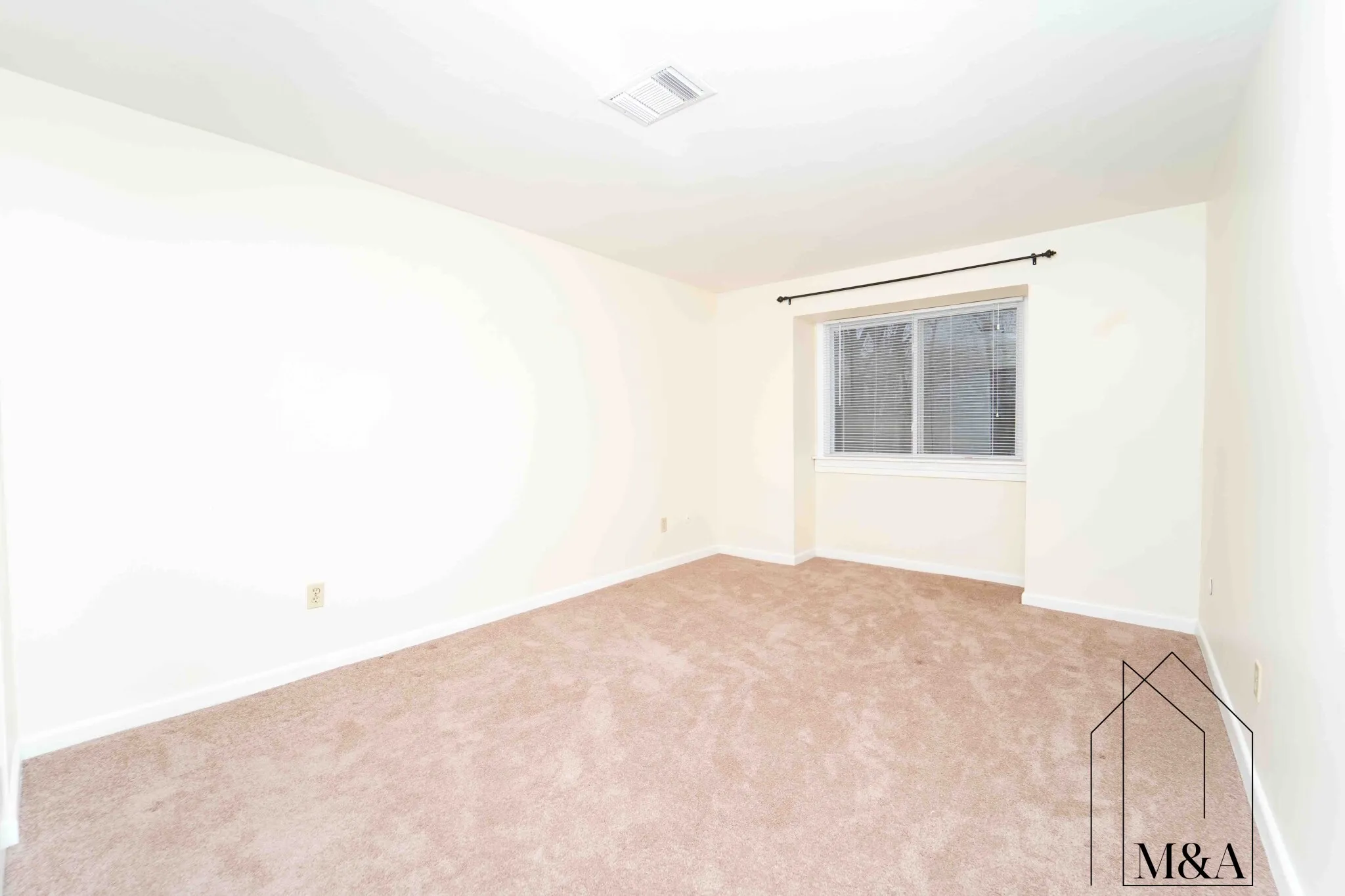 176 Maple Ave, Rutland