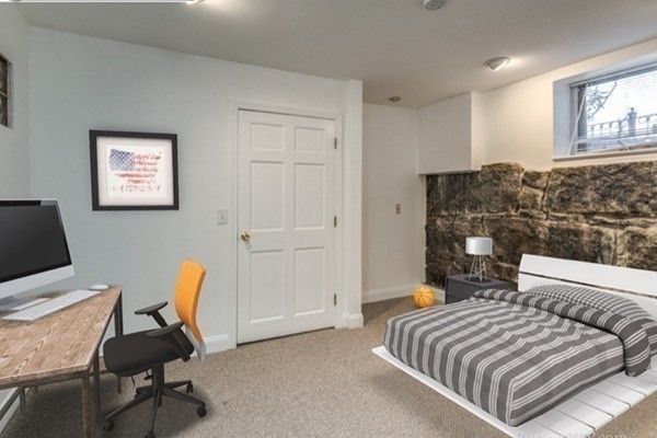 915 Beacon St, Fenway