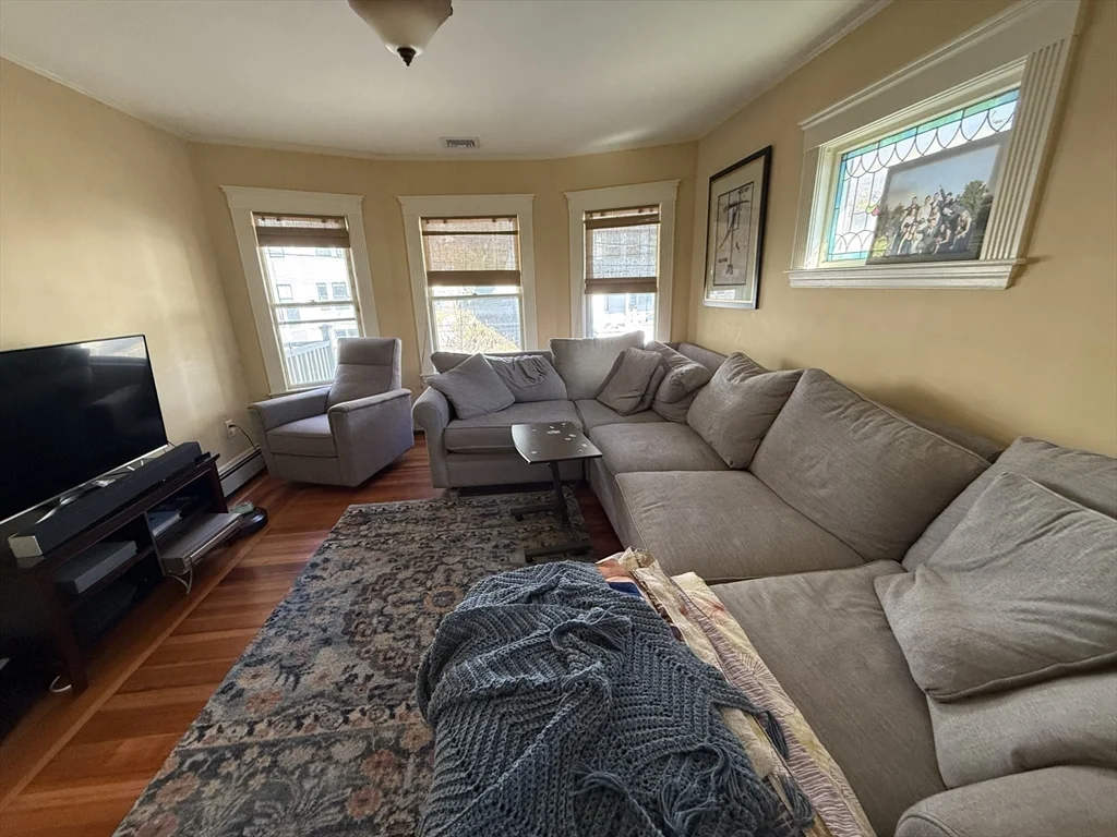 24 Upcrest, Oak Square