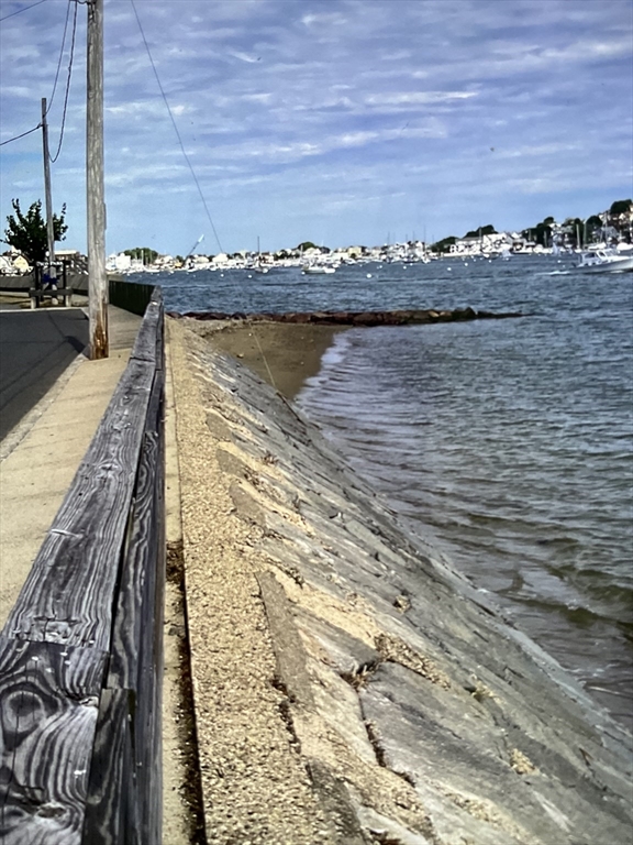 81 Sunnyside Ave, Winthrop