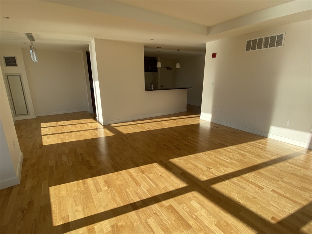 100 Station Landing, Medford