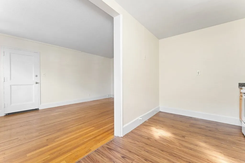 11 Victory Rd, Dorchester