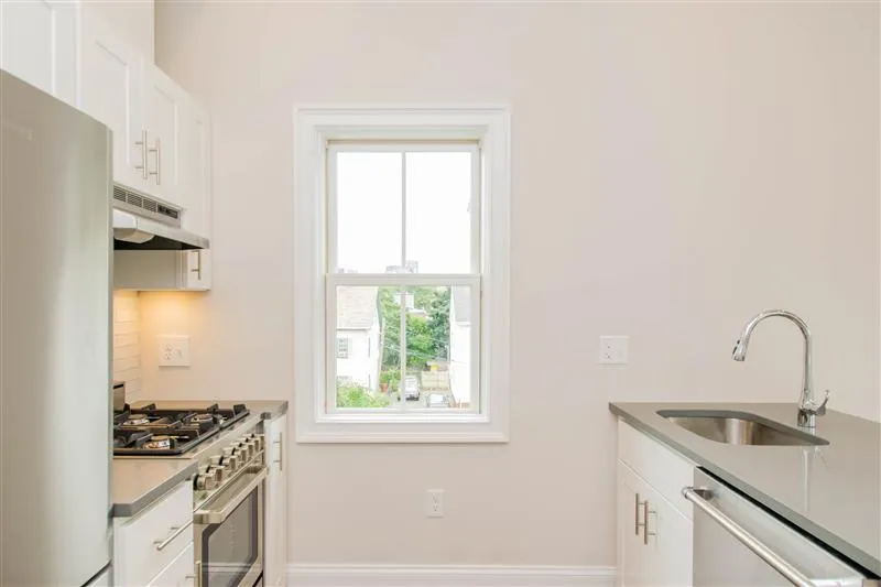 124 Columbia St, The Port