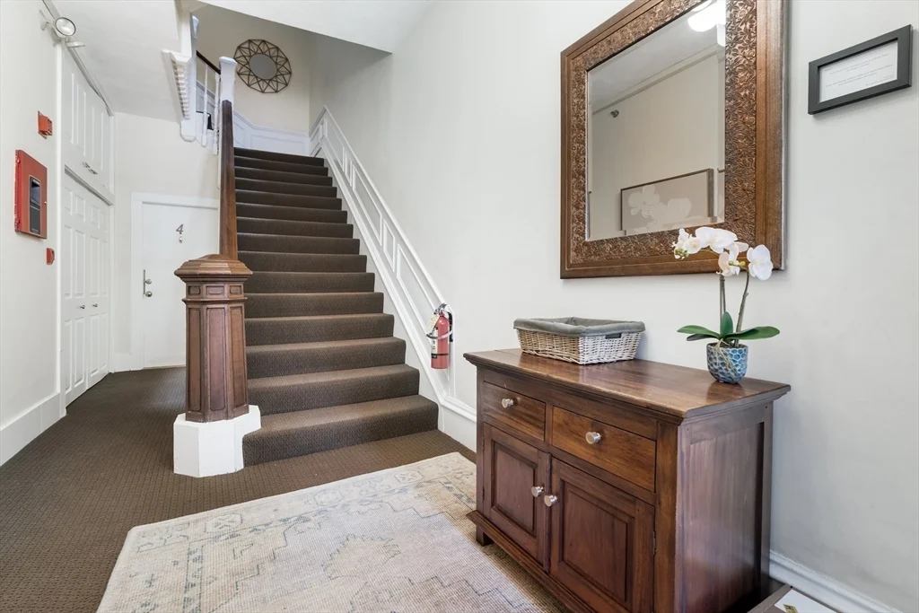 389 Beacon St, Back Bay