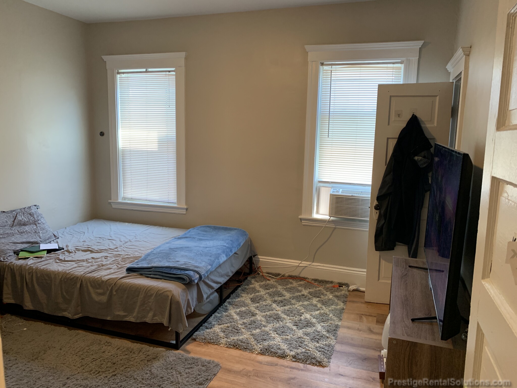 348 Faneuil St, Oak Square