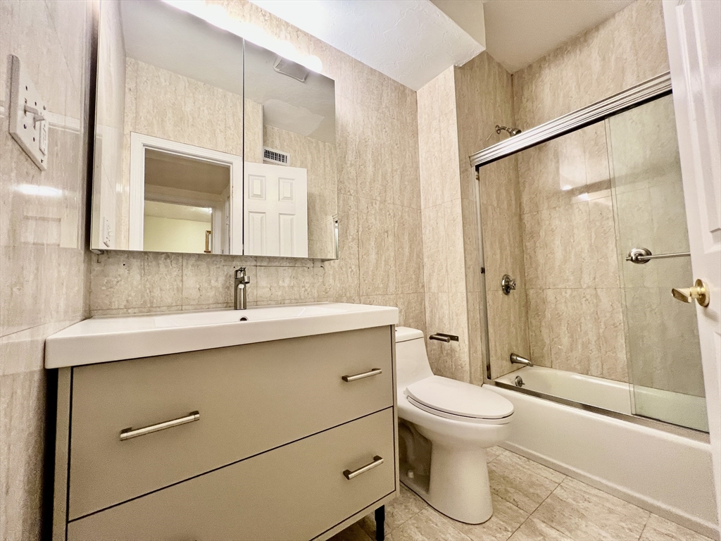 69 Babcock St, North Brookline