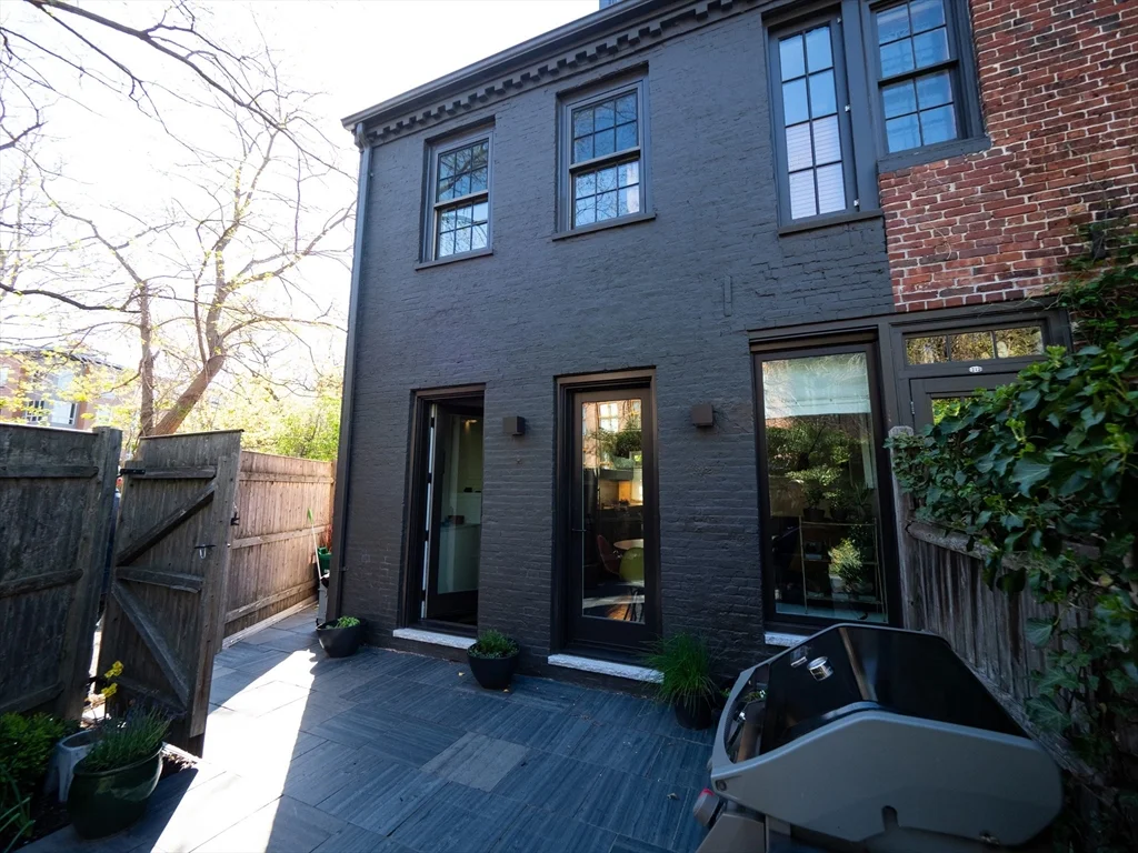 214 Third St, East Cambridge