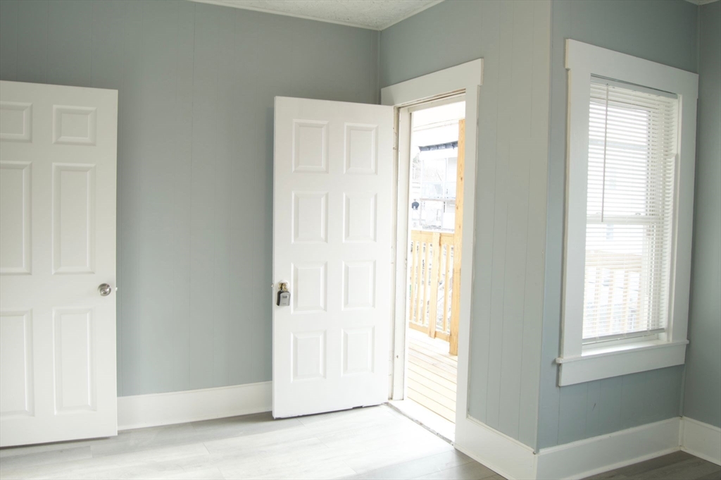 105 Clarendon St, Fitchburg