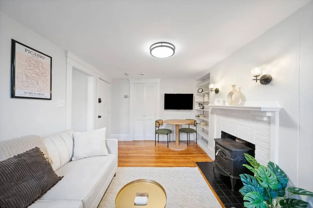 102 Revere, Beacon Hill