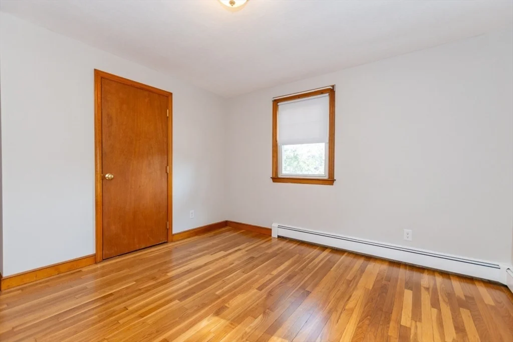 205 Hardy Pond Rd, Waltham