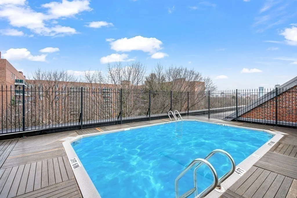 125 Pleasant St, Coolidge Corner