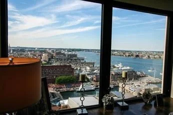 65 East India Row, Downtown