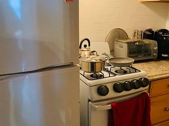 27 Bay State Rd, Fenway