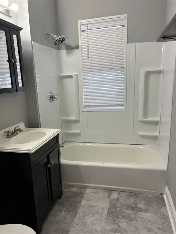 129 South Elm St, Bradford