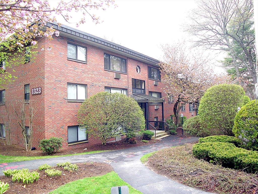 1323 Worcester Rd, Framingham