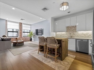 121-127 Portland St, Boston