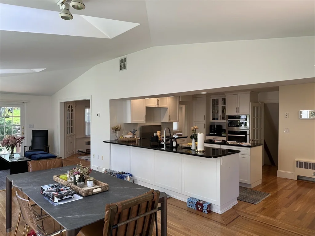 45 Wellesley Rd, Belmont