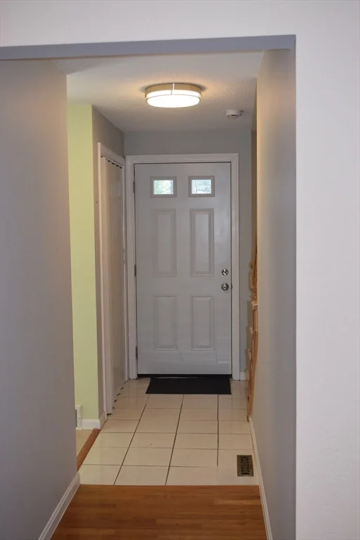 11 Hilltop Ln, Easton