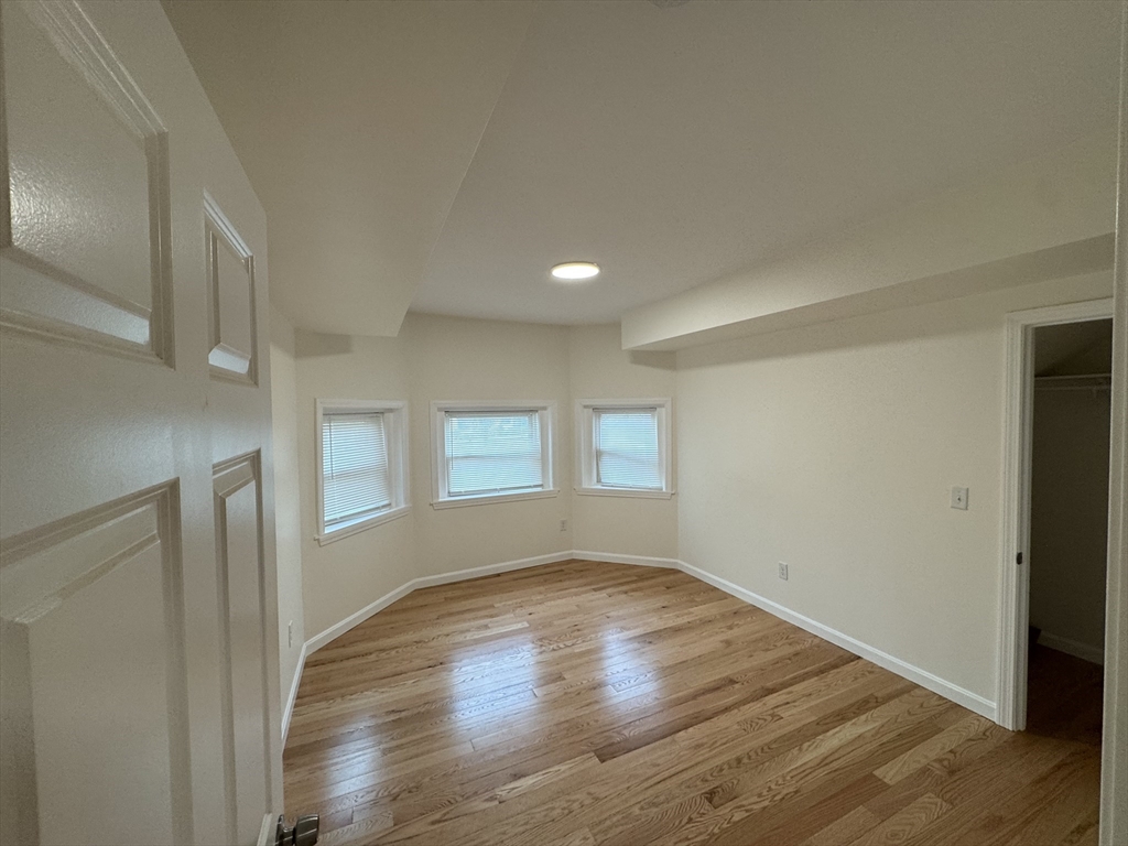 1725 Commonwealth Ave, Brighton