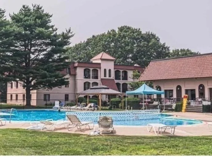 685 Oak St, Brockton