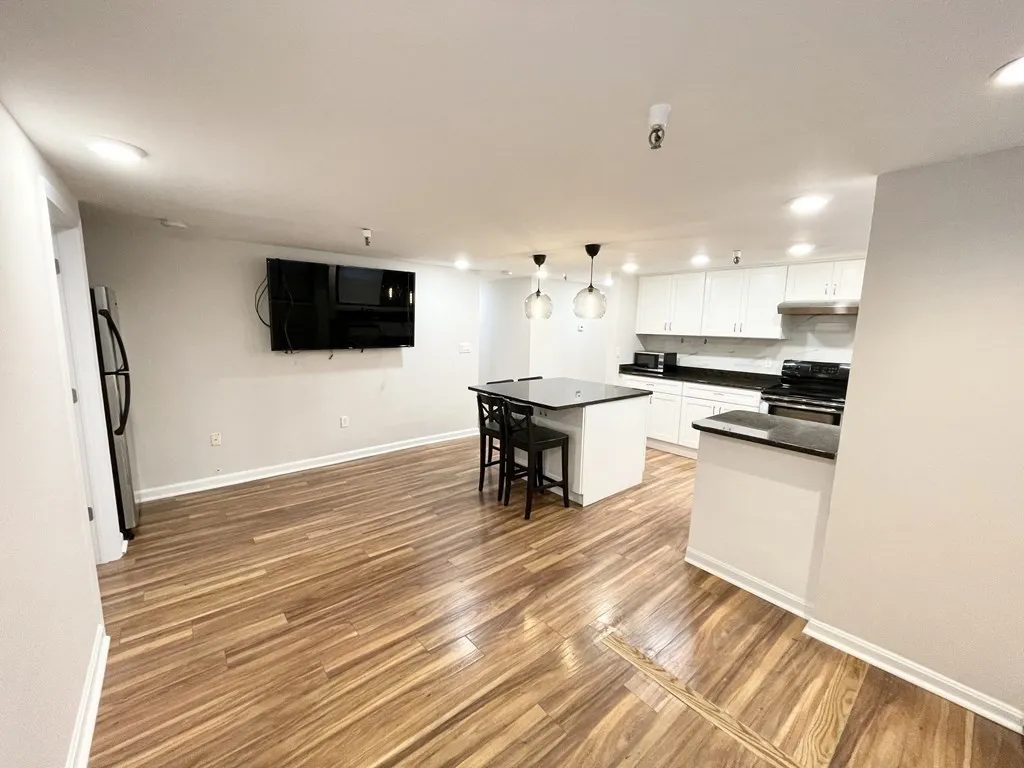 39 Hemenway St, Boston