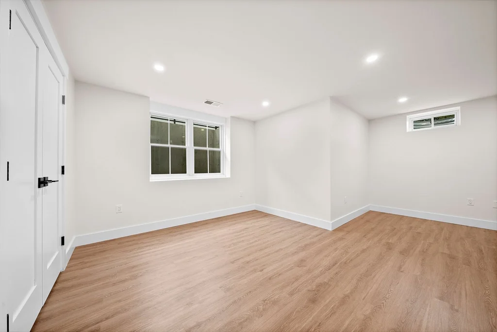 11 Jasset St, Nonantum