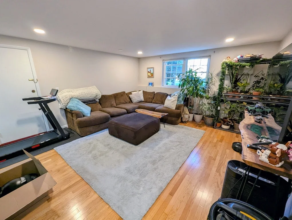 89 Pleasant St, Medfield
