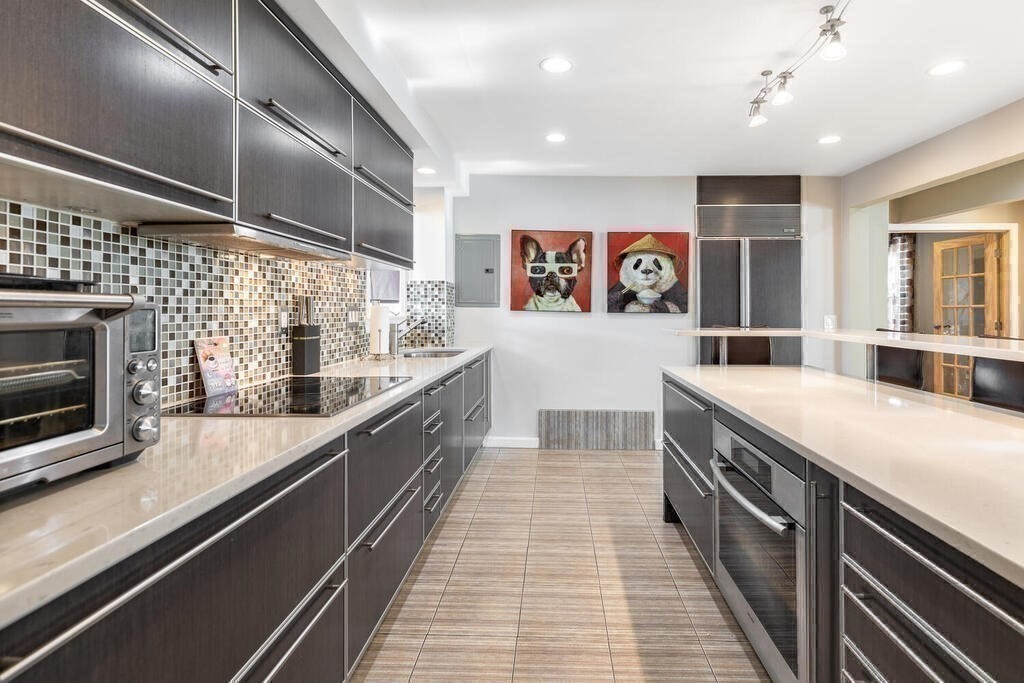 709 Hammond St, Chestnut Hill