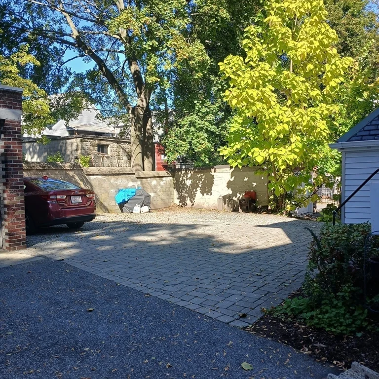 132 Thorndike St, Coolidge Corner