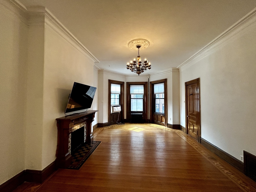 144 Commonwealth Ave, Back Bay