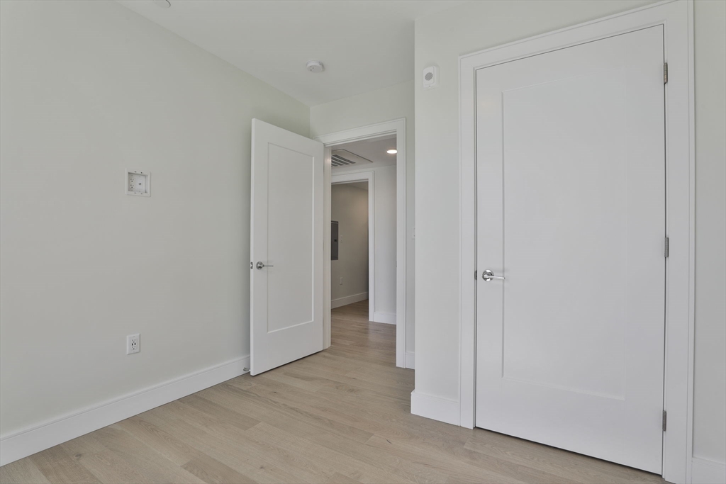 301 Border St, East Boston