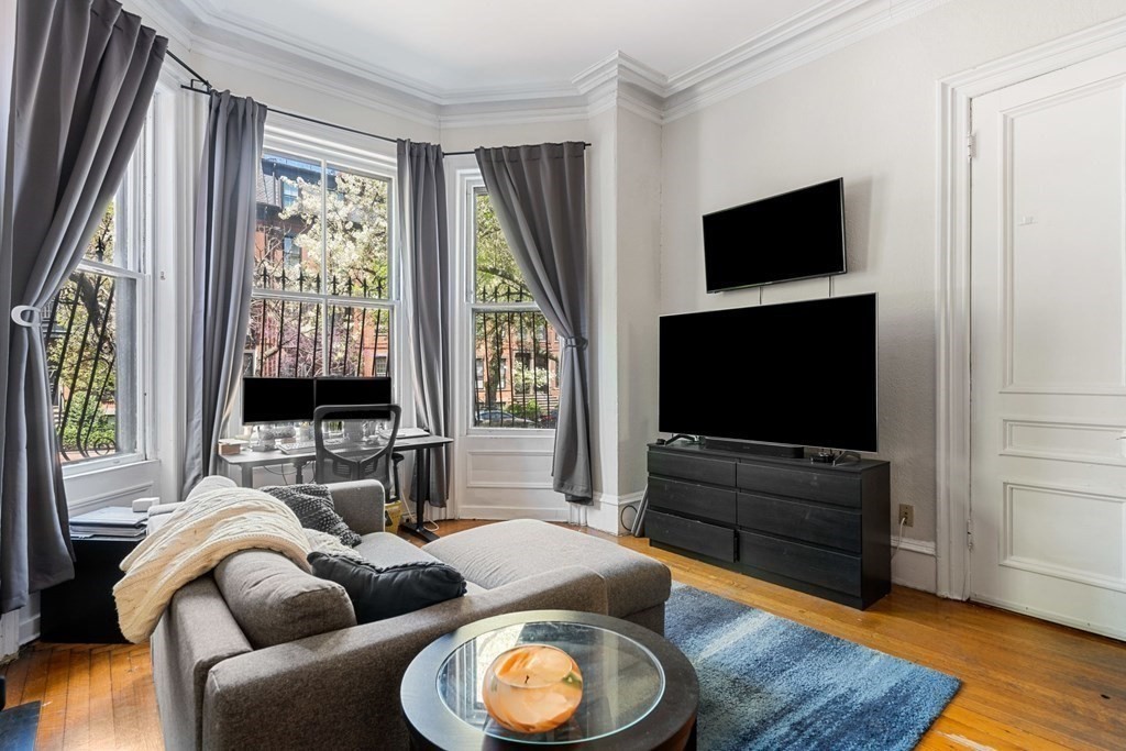 296 Marlborough St, Back Bay