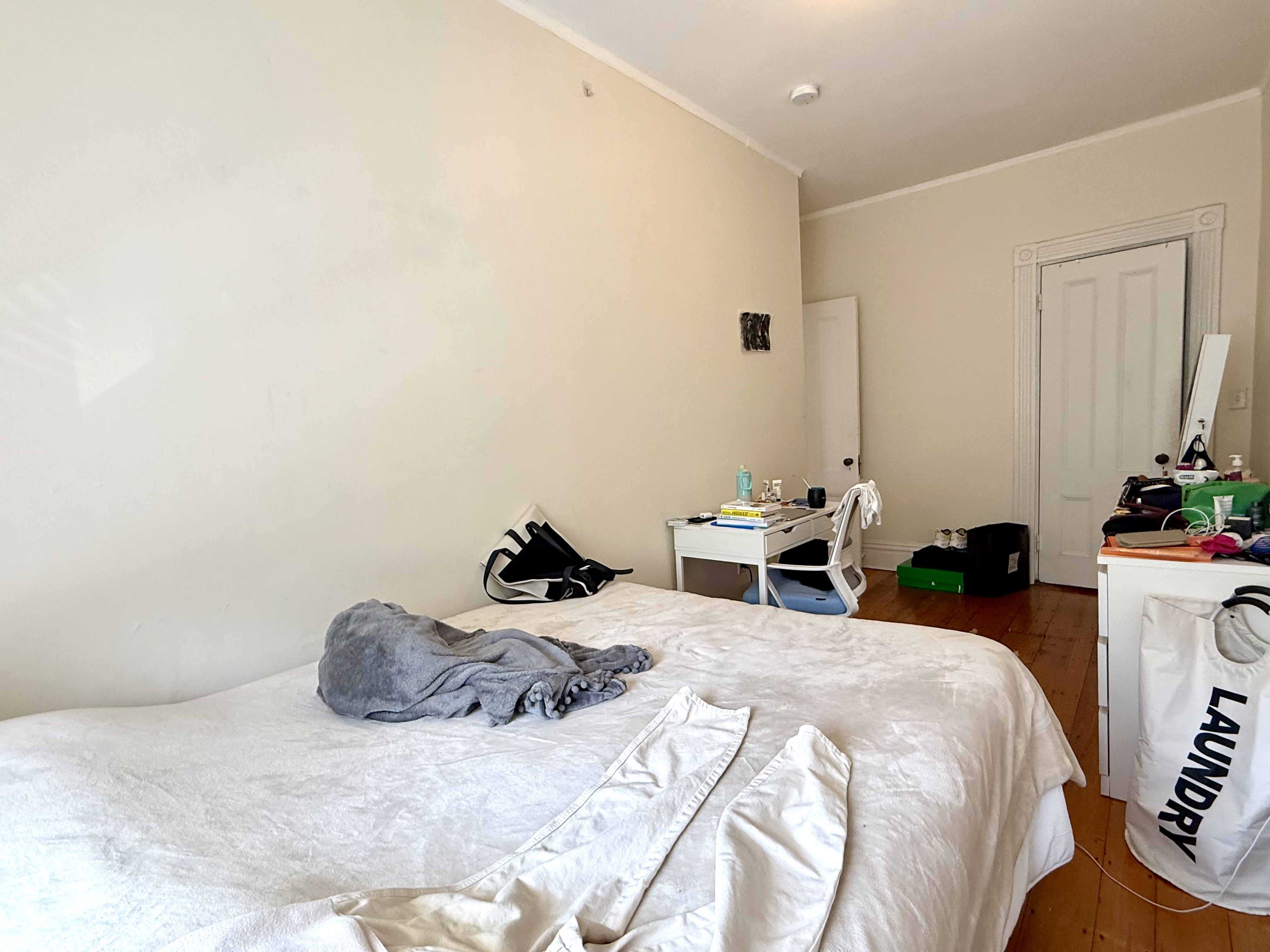 293 Newbury St, Back Bay