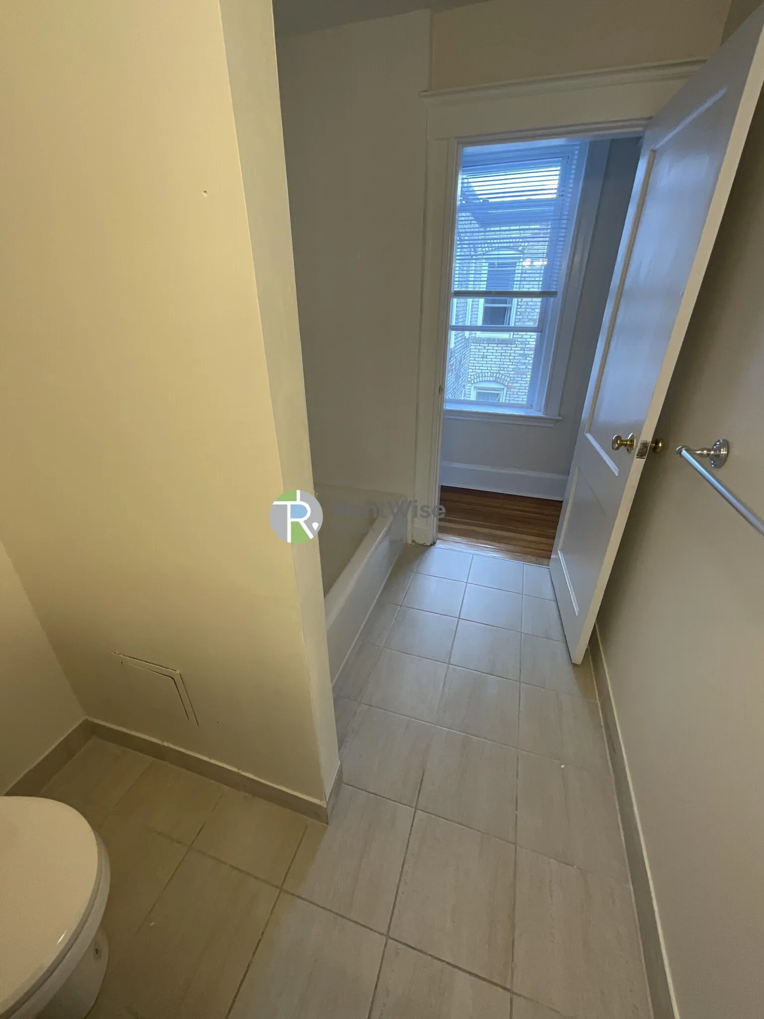 6 Barrows St, Allston