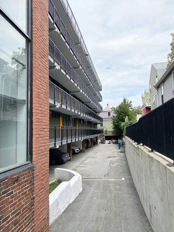 345 Harvard St, Mid-Cambridge