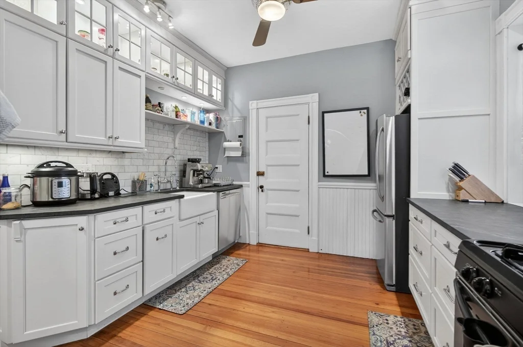 17 Park Vale, Coolidge Corner