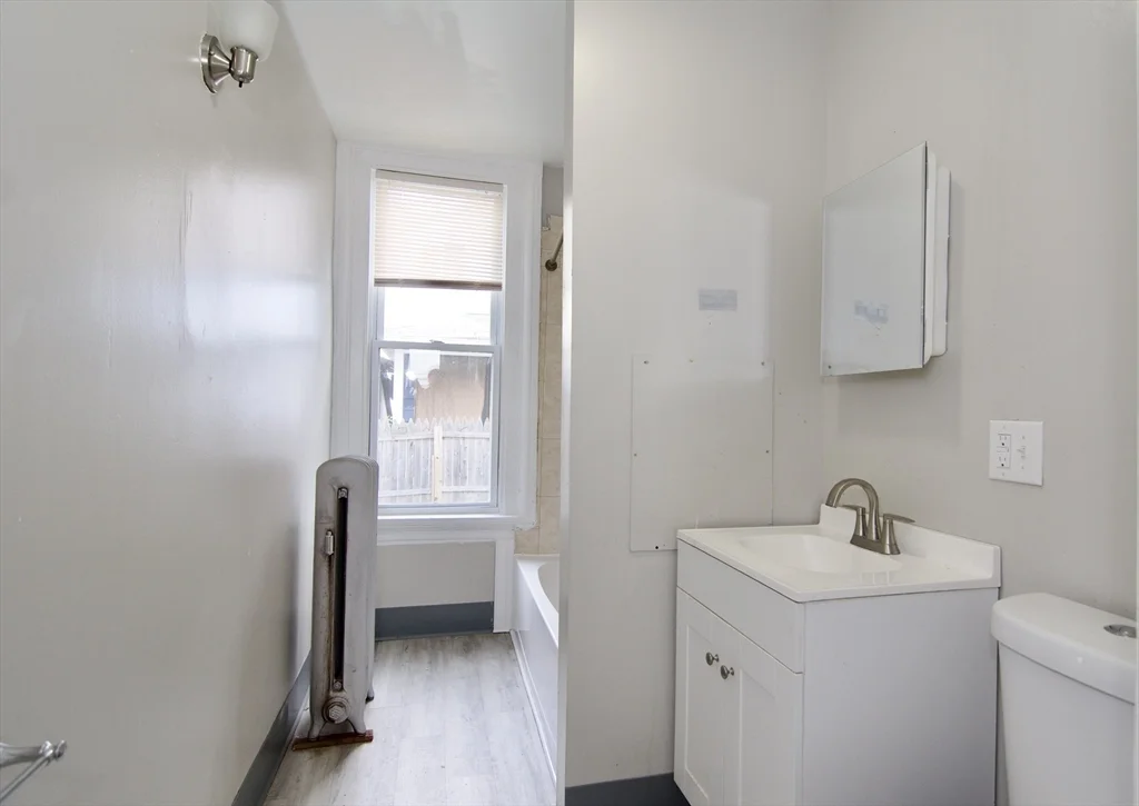 60 Howes St, Springfield