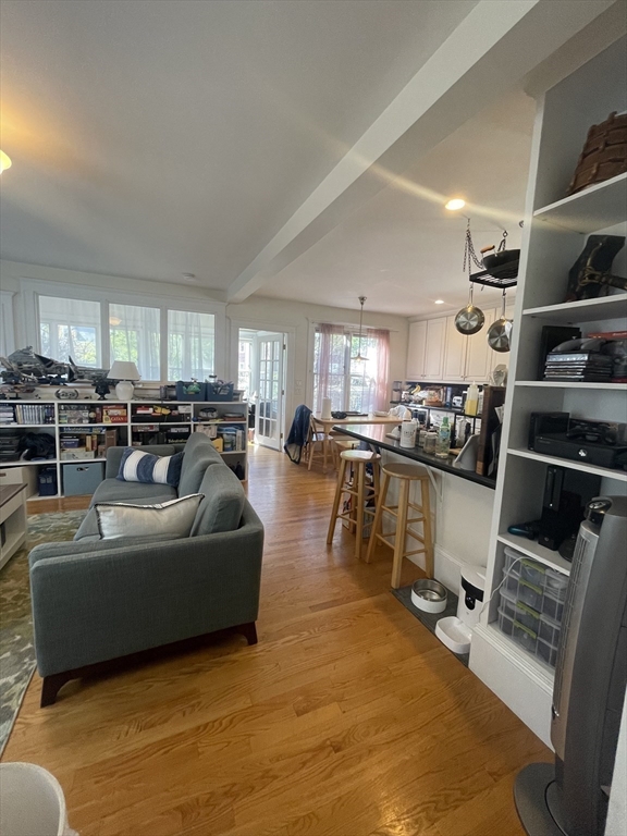 20 Burnham St, Tufts