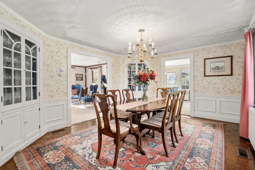 58 Country Club Rd, Newton