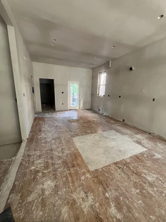 395 W 4th St, South Boston